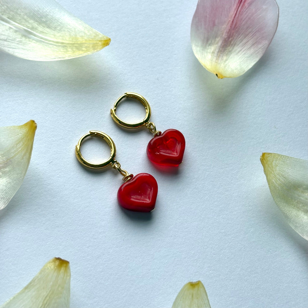 Cute red or green heart huggie hoop handmade drop dangle earrings on 24k gold plated huggie hoops
