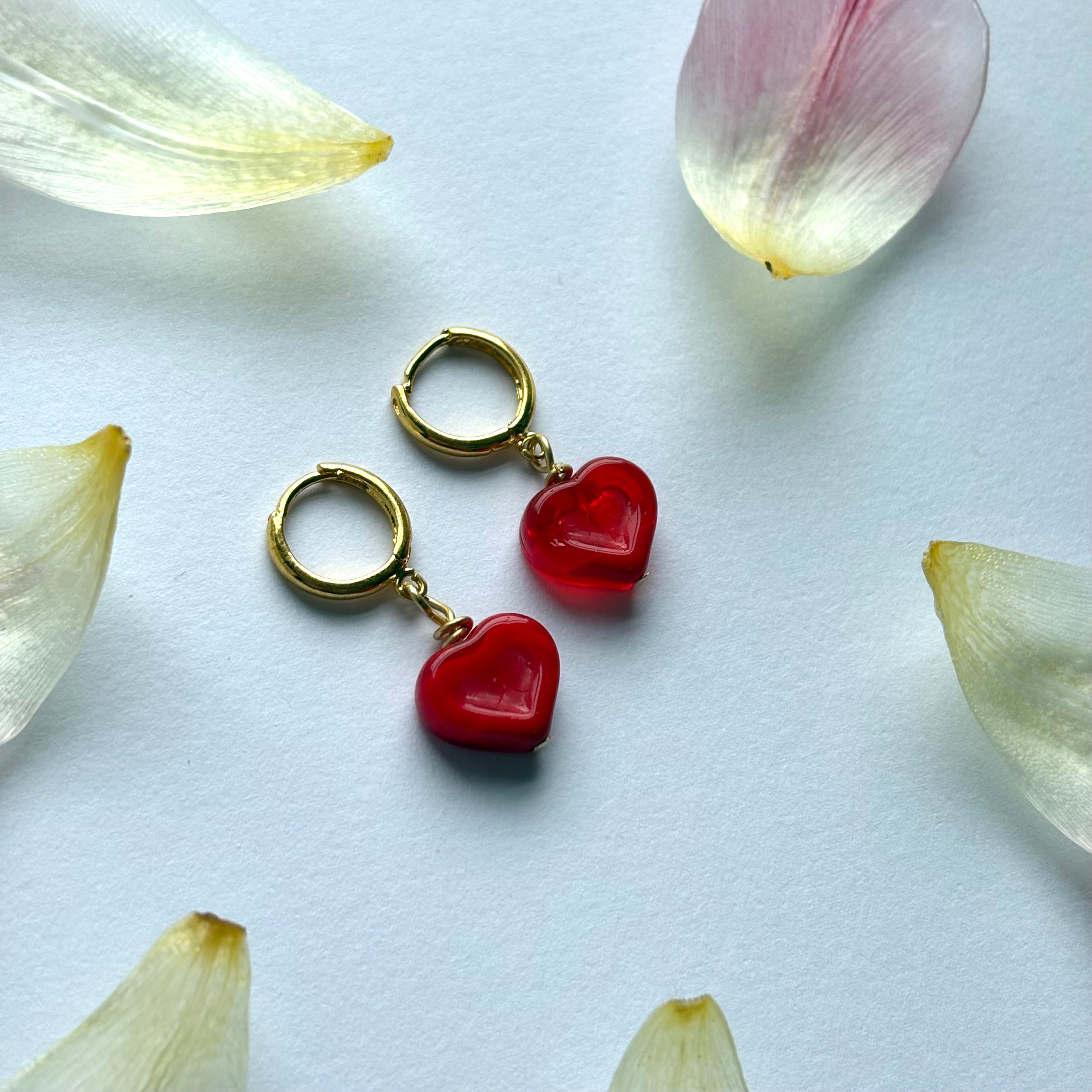 Cute red or green heart huggie hoop handmade drop dangle earrings on 24k gold plated huggie hoops