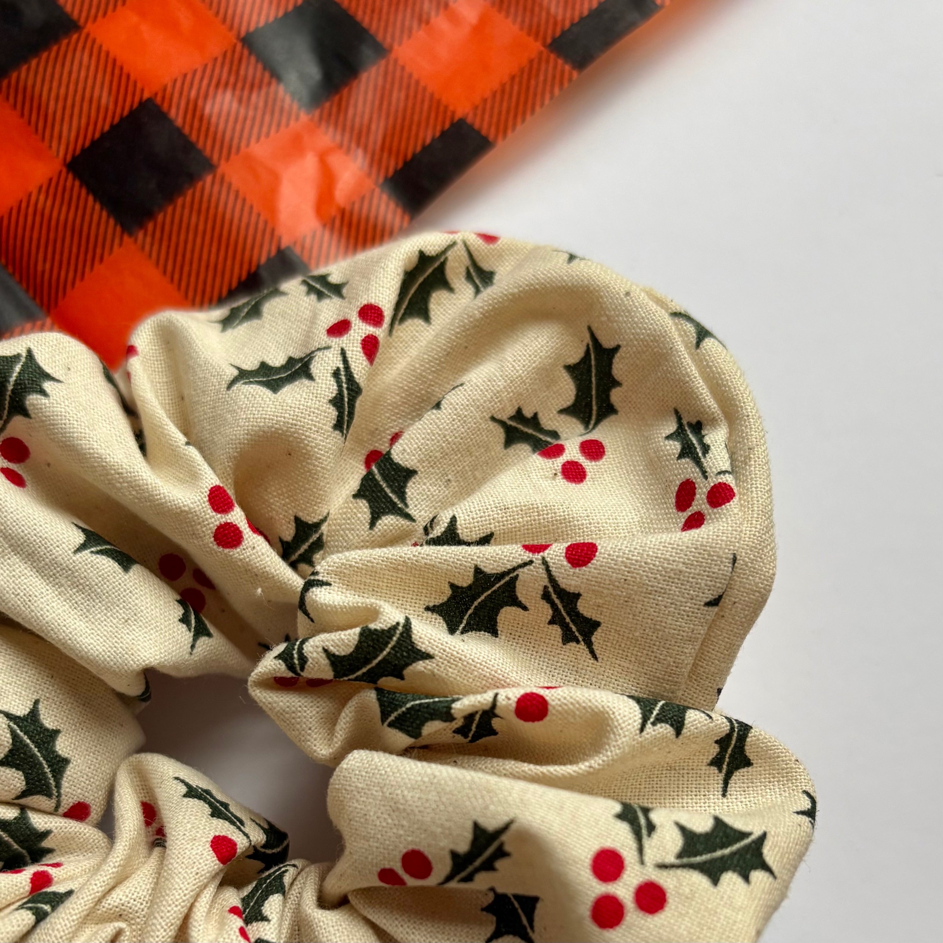 Cool large cream minimalist holly plant Christmas scrunchie