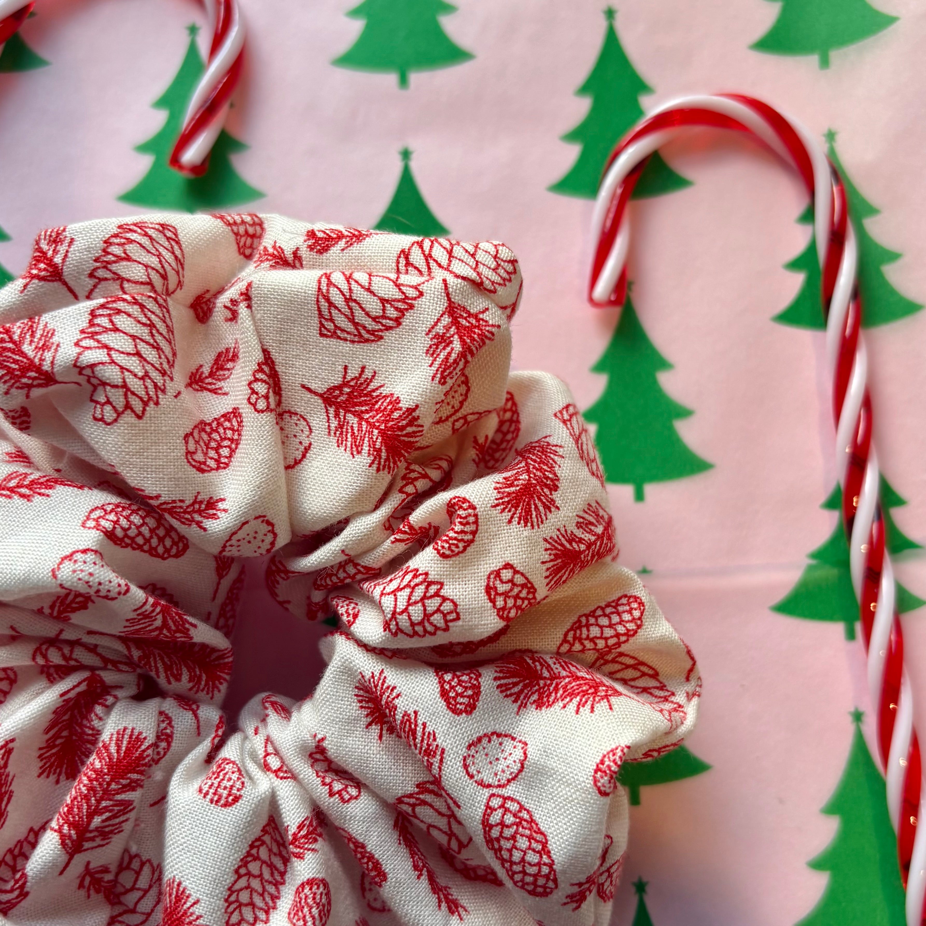 Cool large cream and red minimalist acorn leaf festive plant Christmas scrunchie