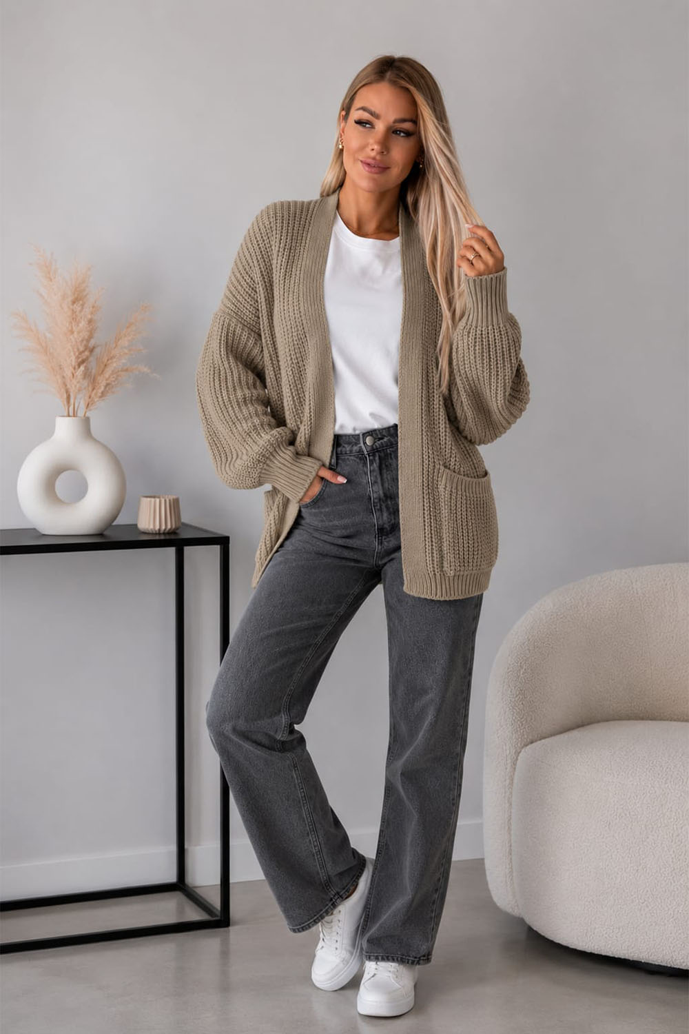 Ladies Over-sized Cropped Short Balloon Pocket Knitted Cardigan