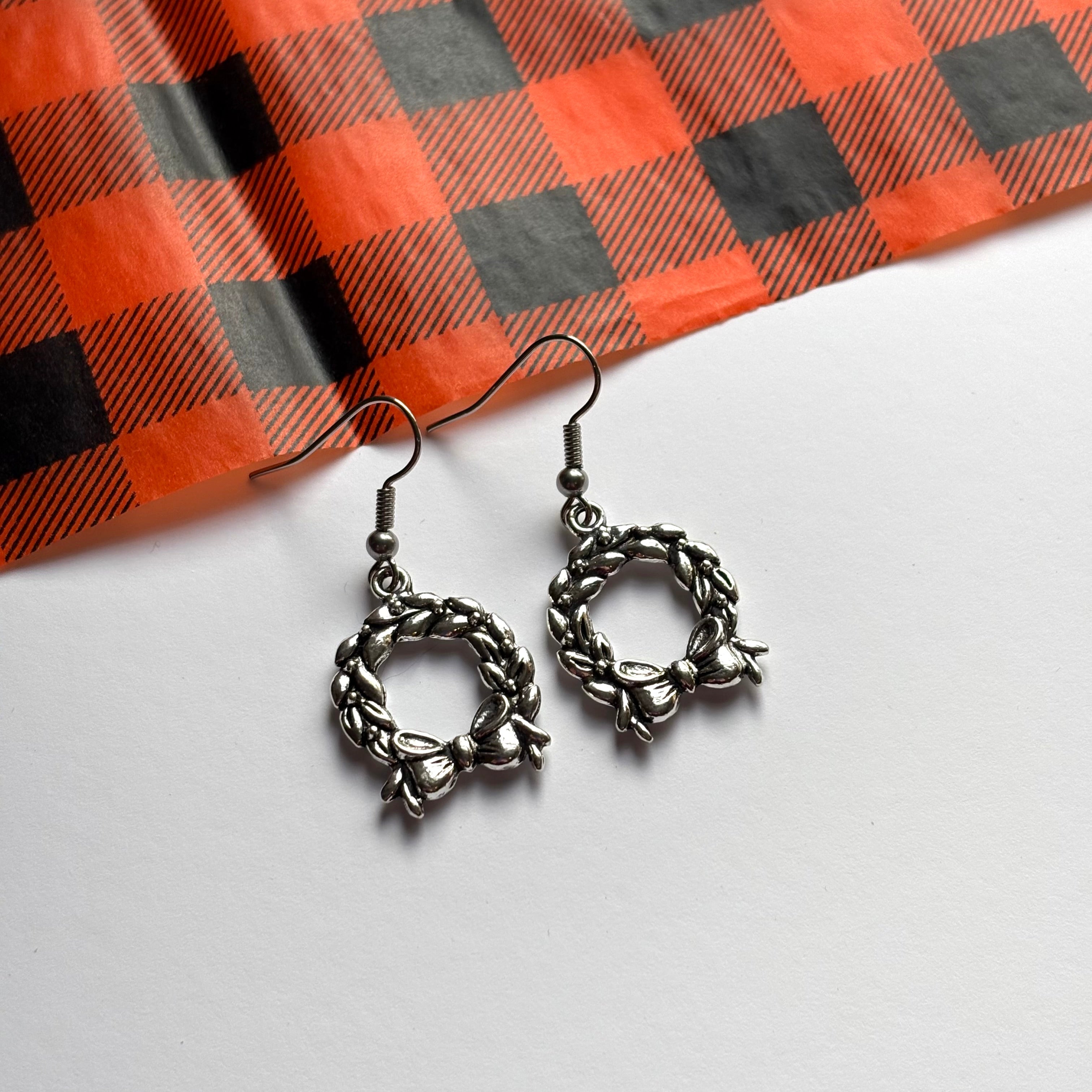 Silver dangle Christmas wreath earrings