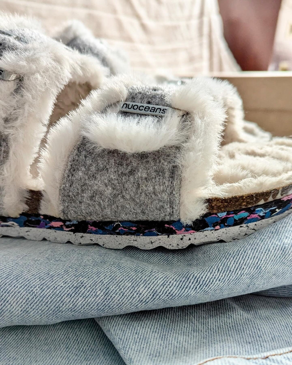 FLUFF | Sandal Grey White
