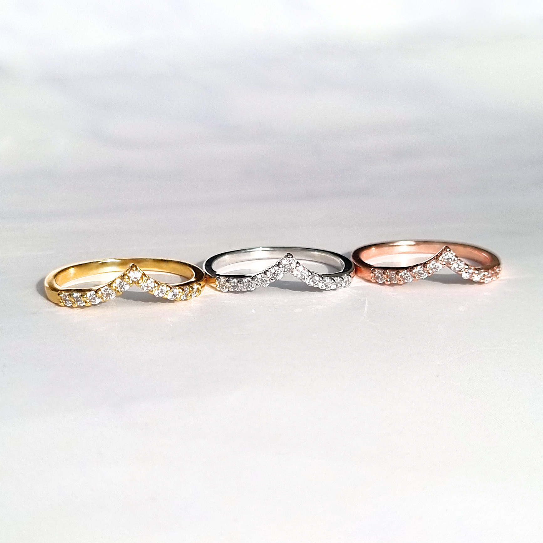 Wishbone Curved Eternity Ring in 18k Gold Vermeil