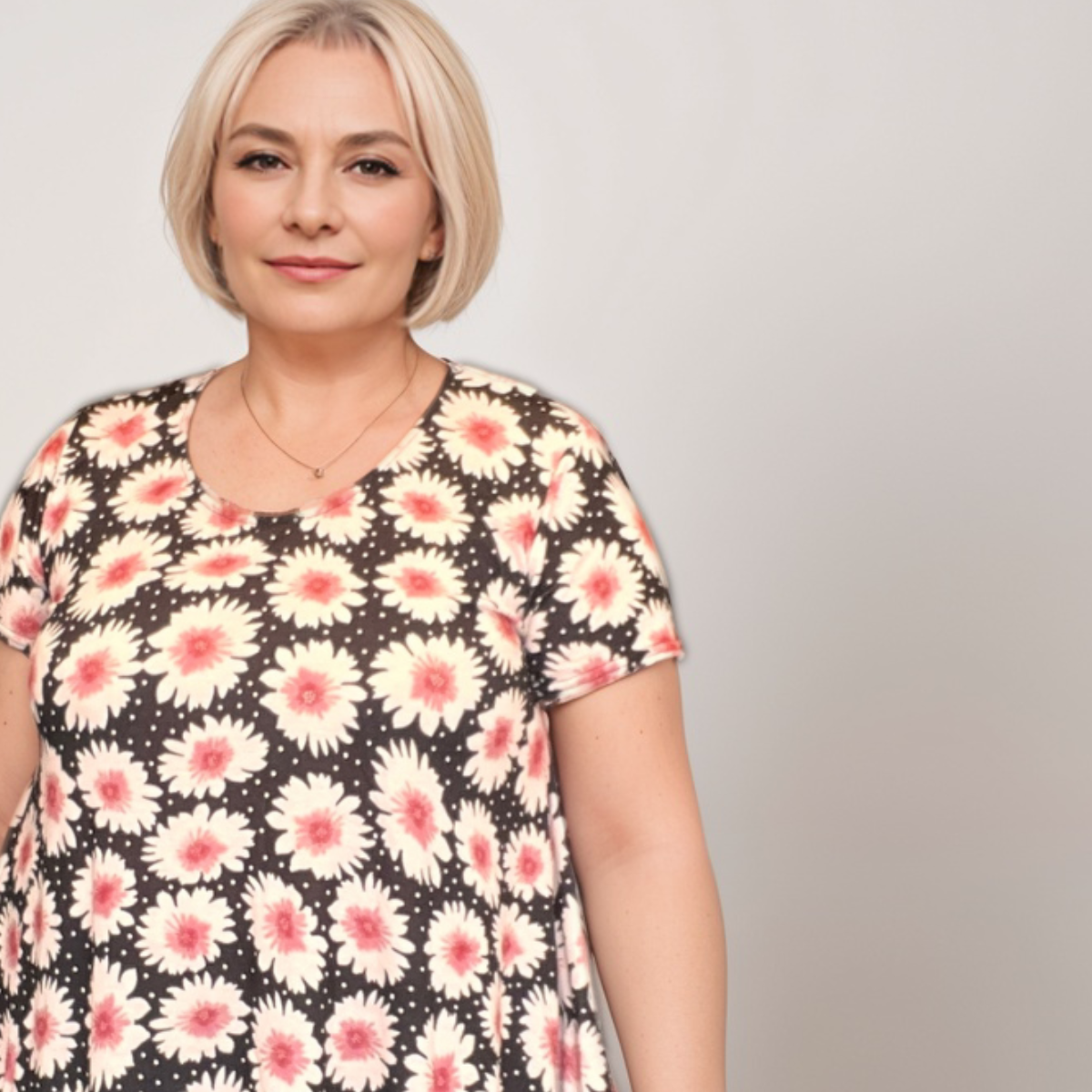 Daisy Print Swing Top with Hanky Hem