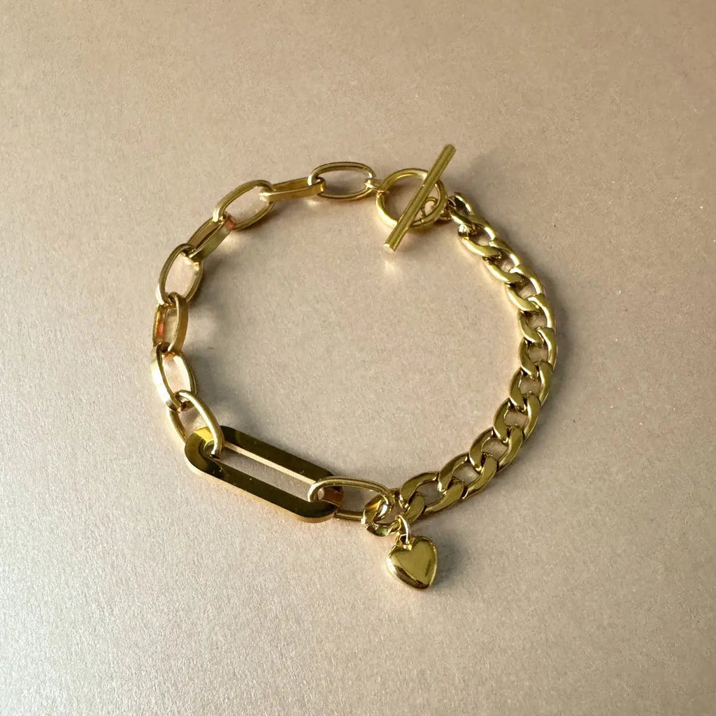 Danni Luxe 18k Gold T Bar Charm Bracelet