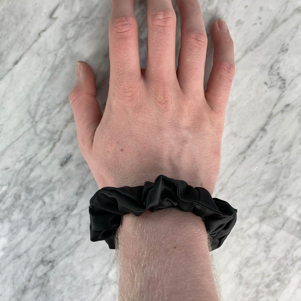 Black Silk Scrunchie - Regular