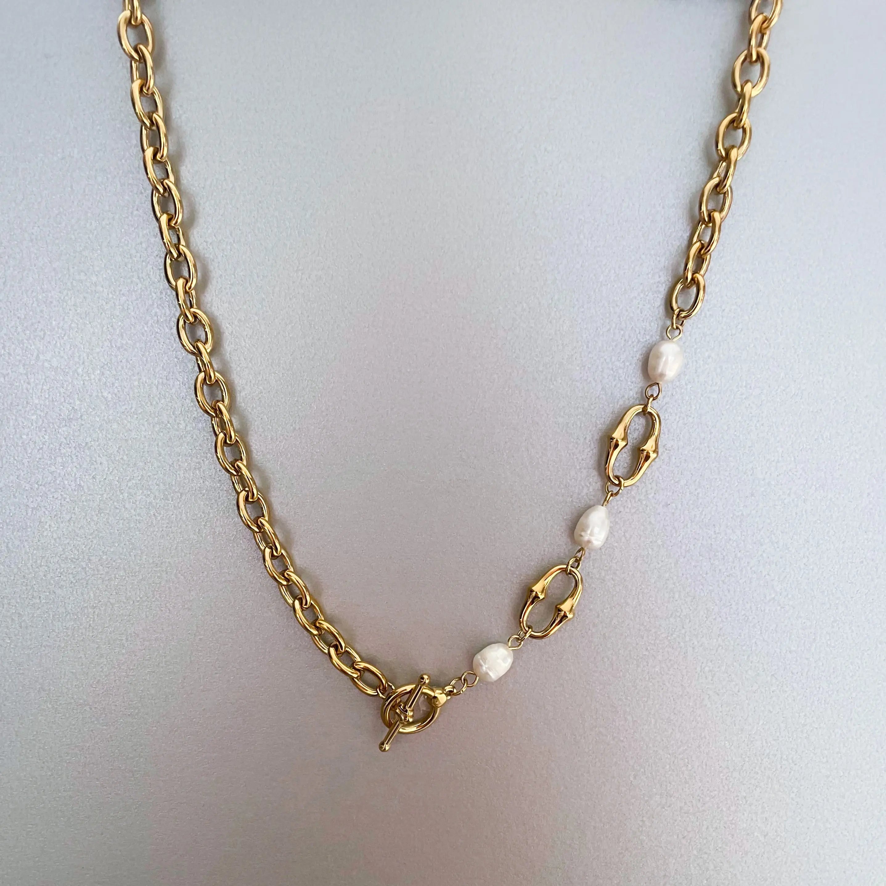Esme Luxe 18k Gold Plated T Bar Necklace