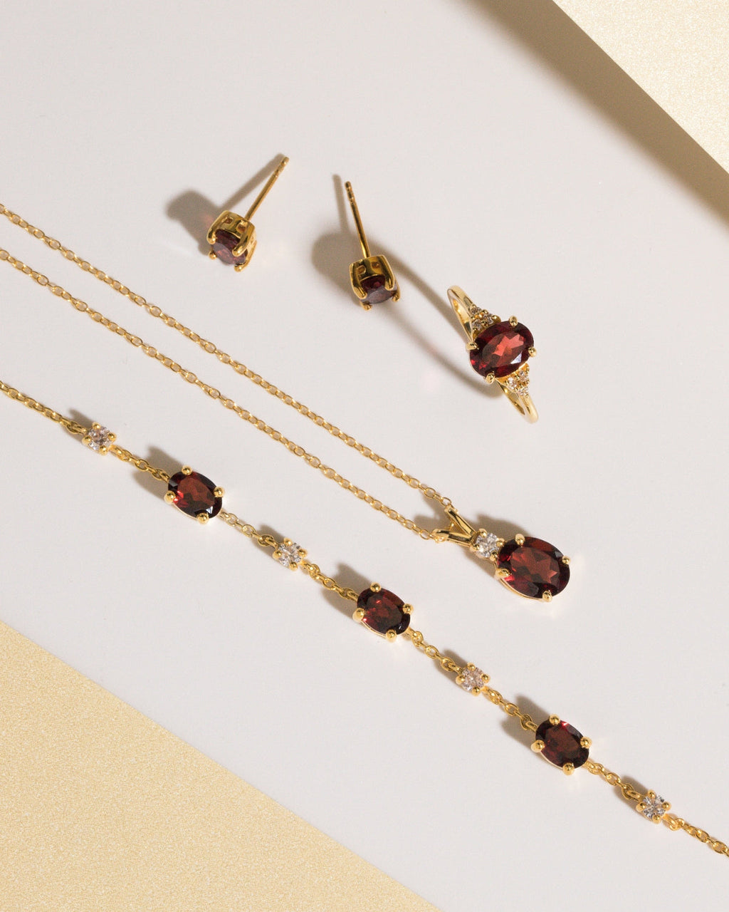 Essential Garnet Jewellery Set in 18k Gold Vermeil