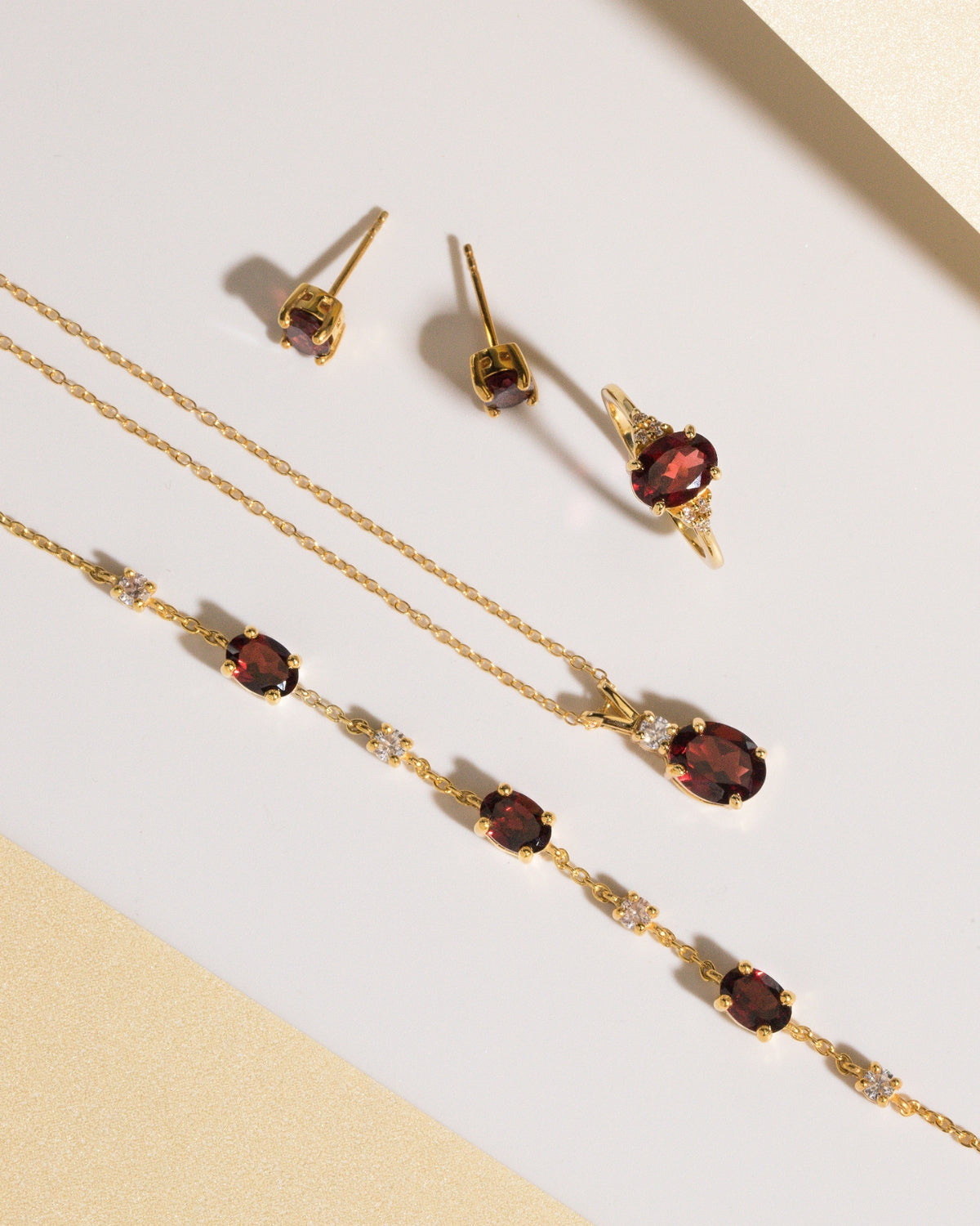Essential Garnet Jewellery Set in 18k Gold Vermeil