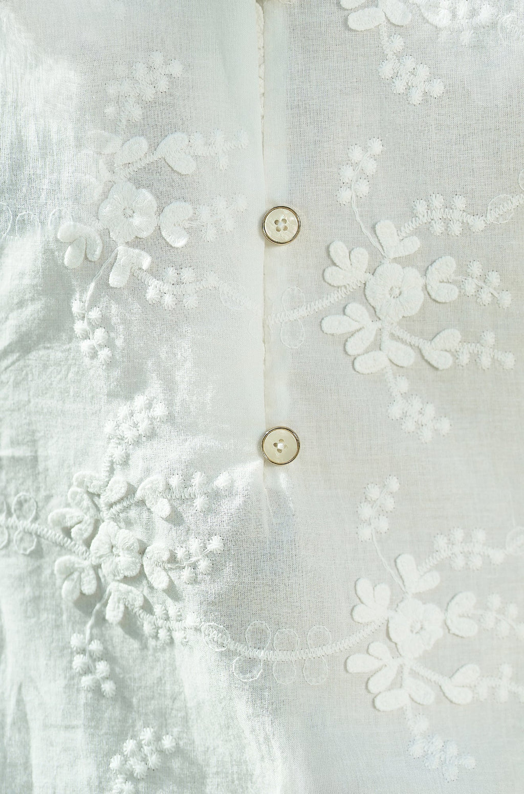 Yumi White Cotton Applique Flower Swing Shift Dress