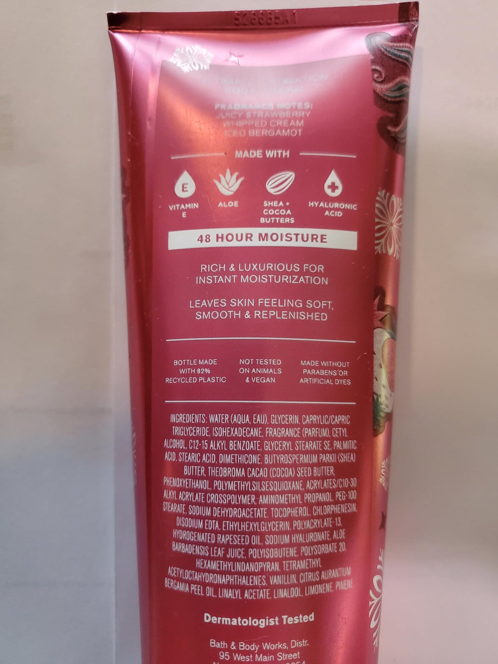 Bath & Body Works Strawberry Snowflakes Ultimate Hydration Body Cream – 2 x 8 oz