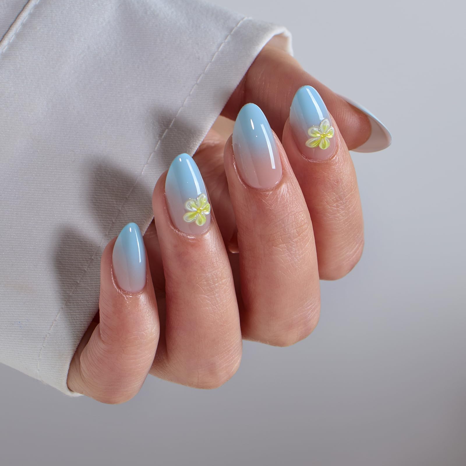 BTArtbox Short Ombre Flower Almond Press On Nails – Garden Party Kit, 32 Nails, 16 Sizes