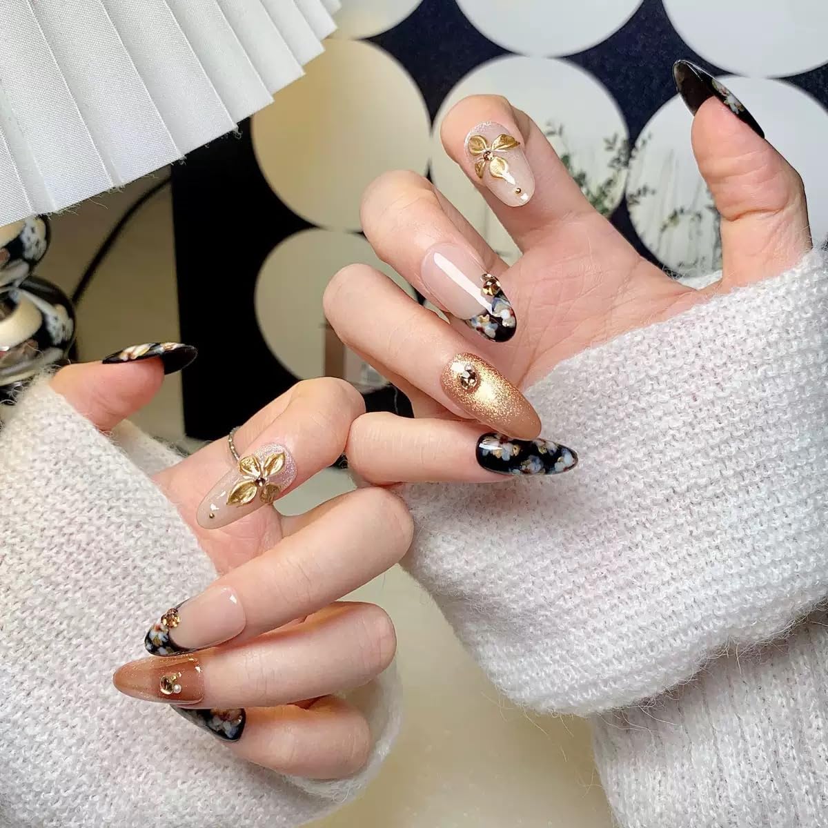 CTTHNBD Medium Almond Press-On Nails – Flower Design, Black & Gold (Size S)