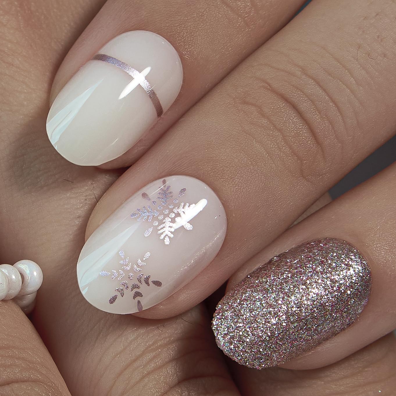 CurvLife Snowflake Silver Press-On Nails – 32pc Reusable Full-Cover Acrylic Kit for Women
