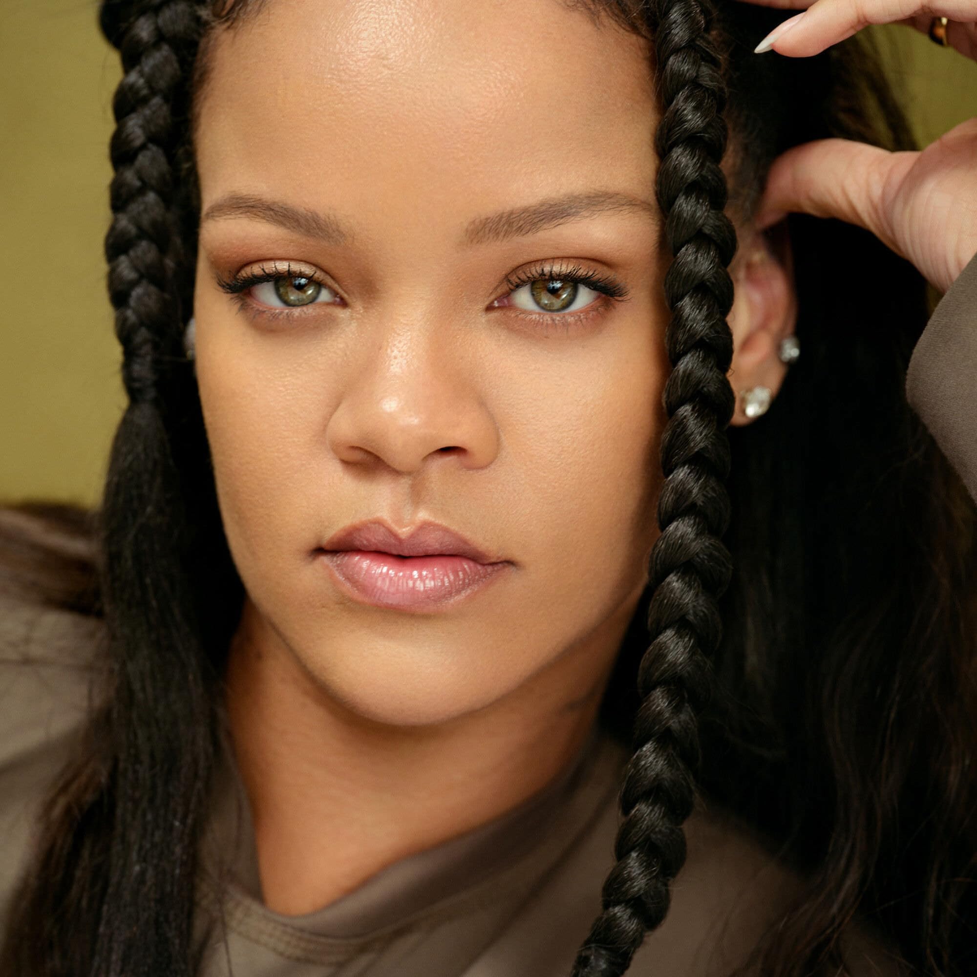 Fenty Beauty Eaze Drop Blur + Smooth Tint Stick Foundation 4 – Light Coverage, Hydration, Longwear