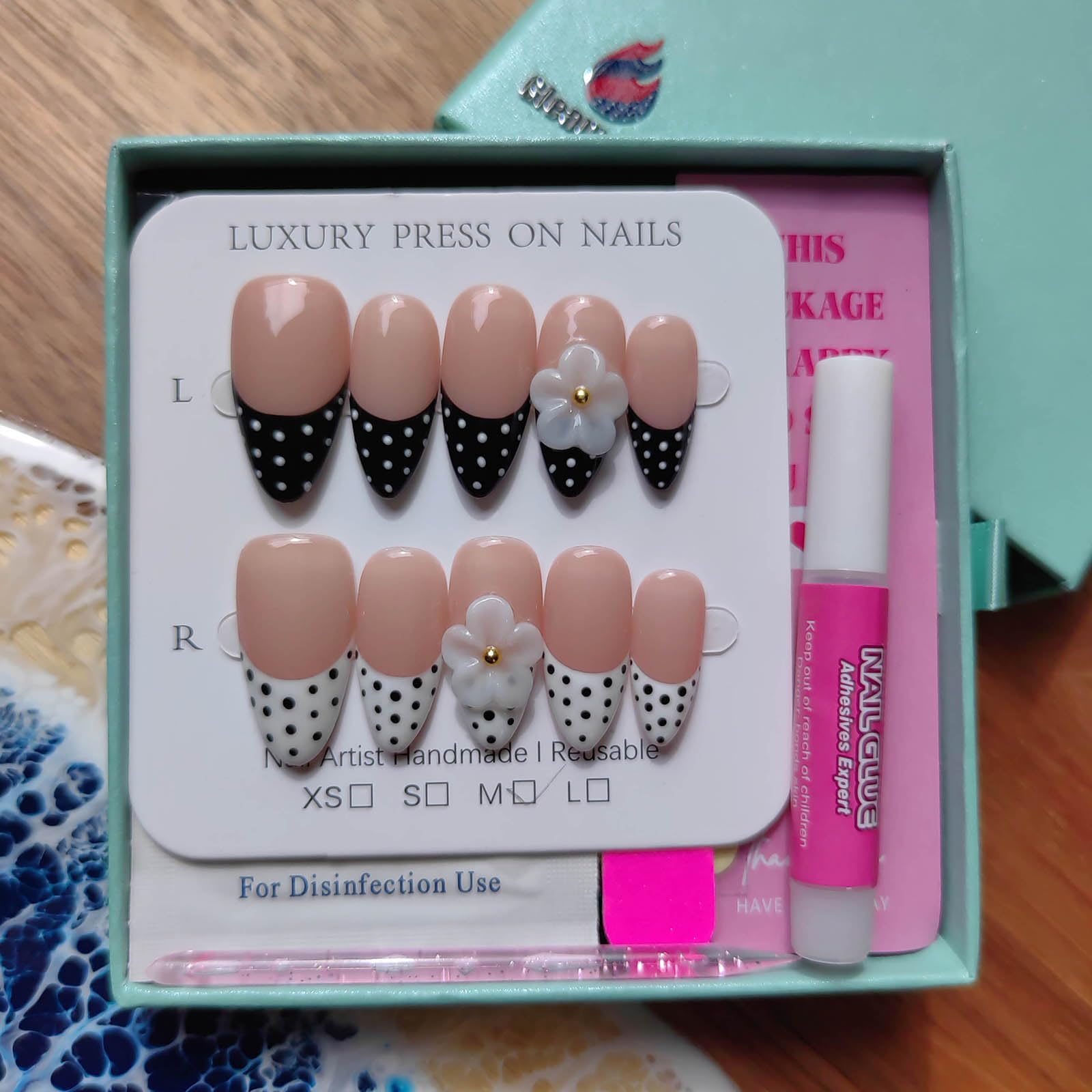 Gleamrain Handmade Almond Press-On Nails – Medium (M), 10-Piece Luxury Floral Design