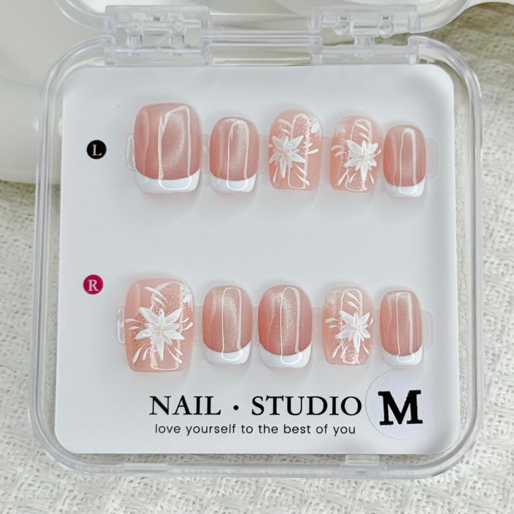 Handmade White French Press-On Nails with Flower Designs – Short Square Stick-On Nails (Size S)