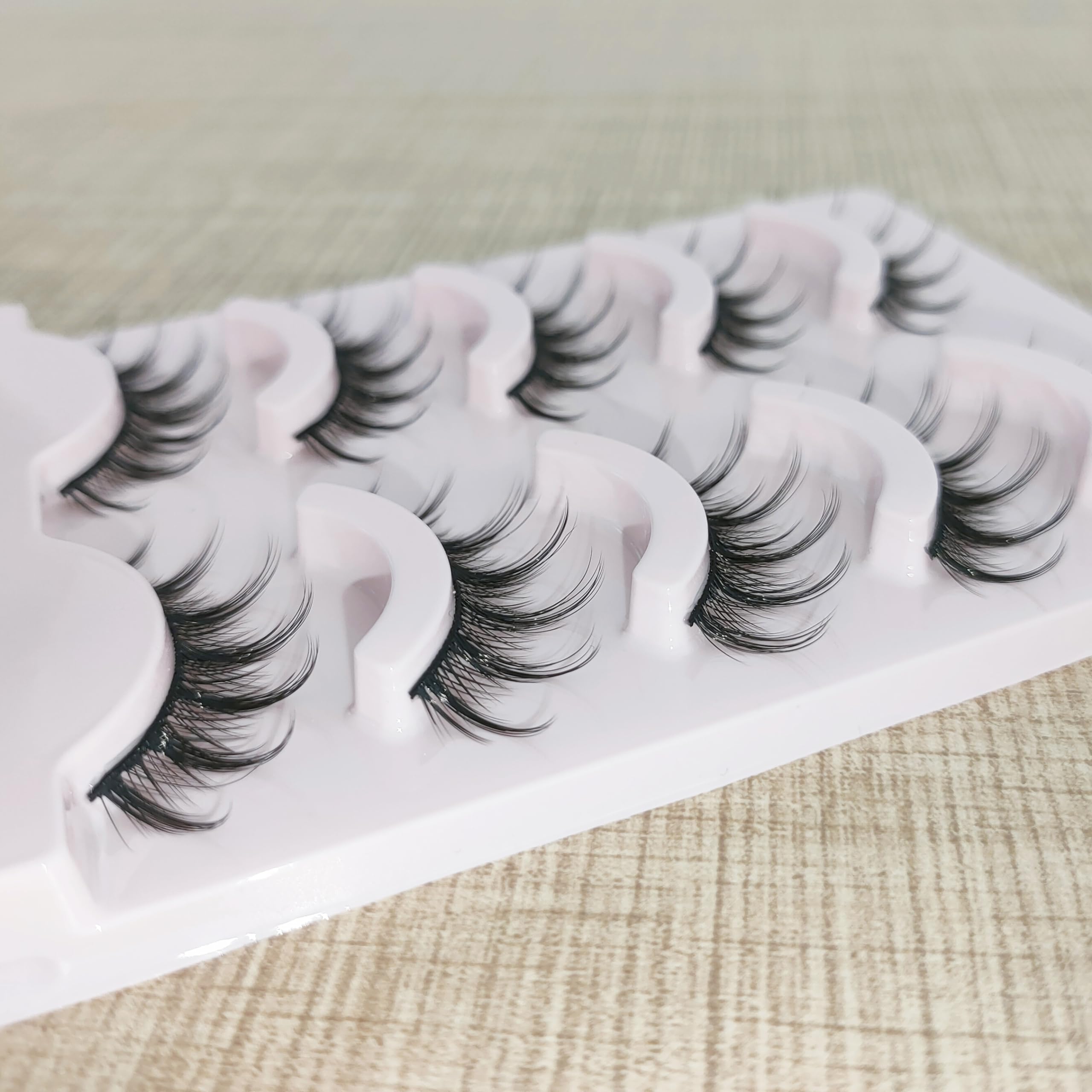 HEMERDINGO Wispy Spiky Lashes 15mm | 3D Anime Cosplay False Eyelashes, Reusable 5 Pairs