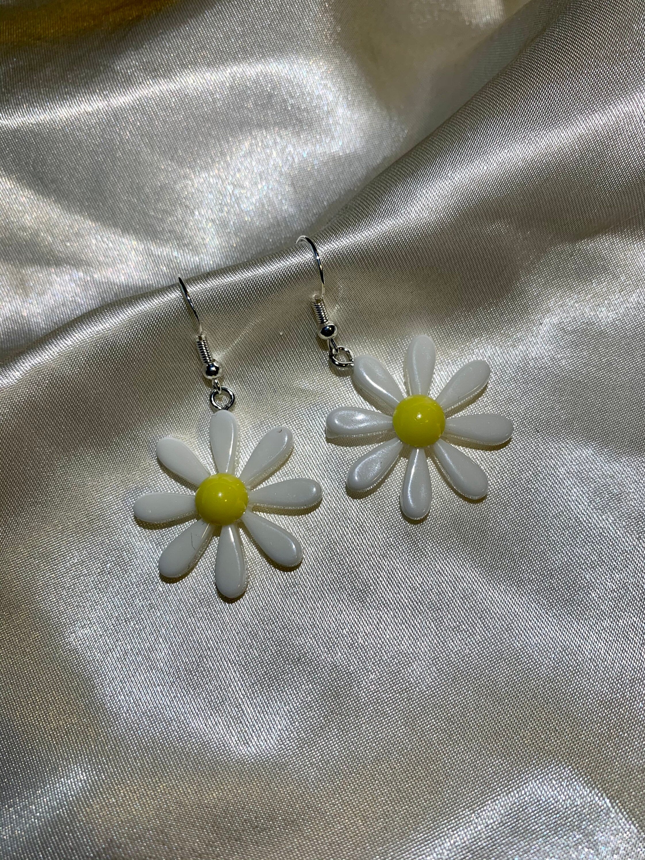 Colourful daisy flower earrings