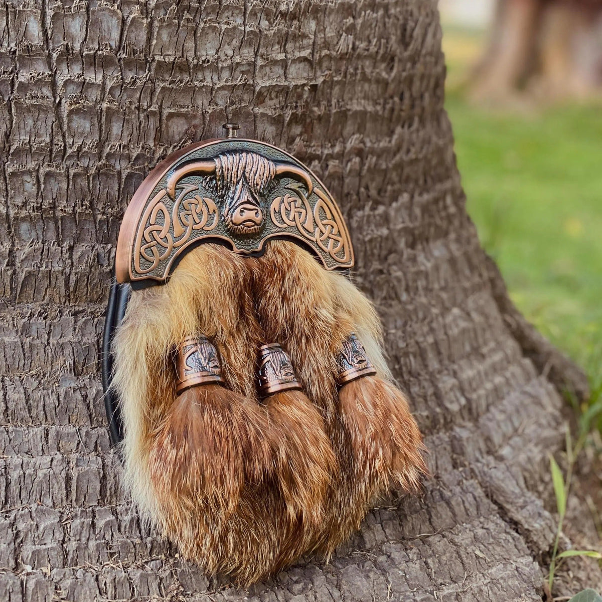 Highland Bull Cantle Fur Sporran with Celtic Knotwork – Premium Scottish Kilt Sporran