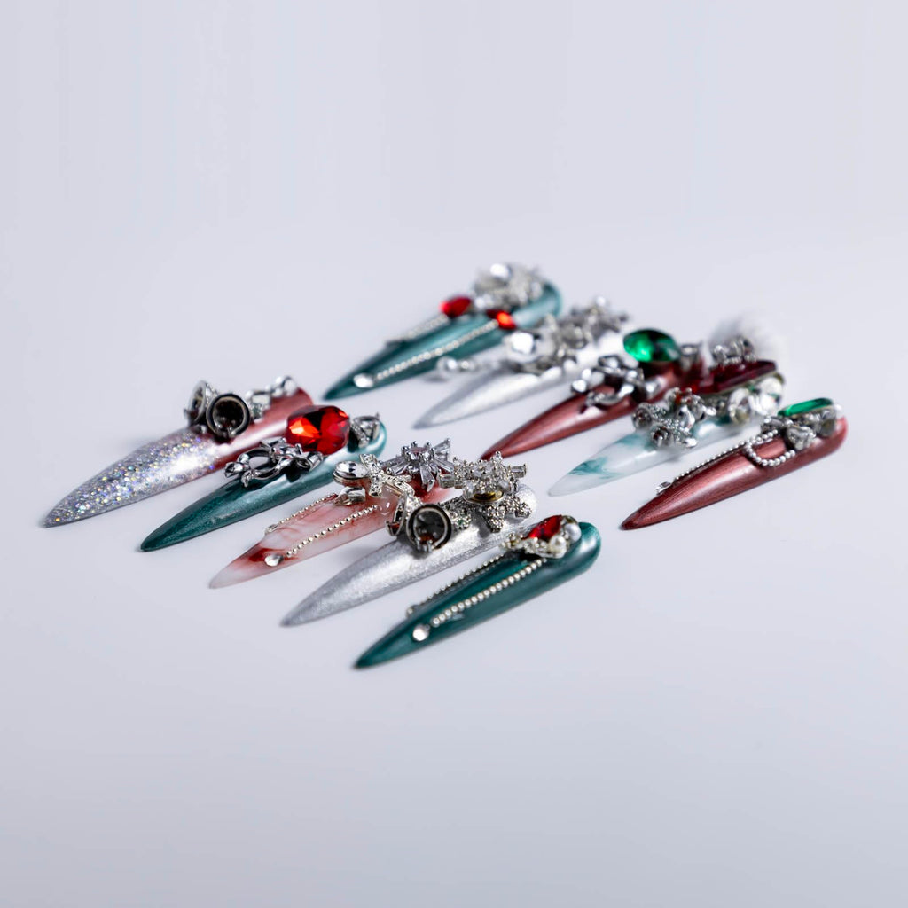 IntoVibes 10-Piece Handmade Red & Green Christmas Nails with Stiietto Design – Reusable, Size M