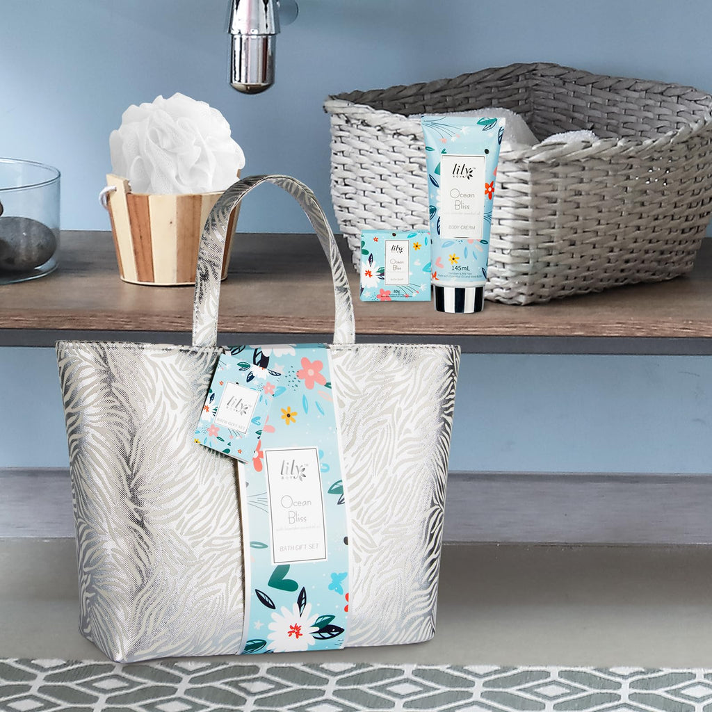 LILY ROY Valentines Day Spa Gift Set - XXXL Luxury Bath & Body Bag
