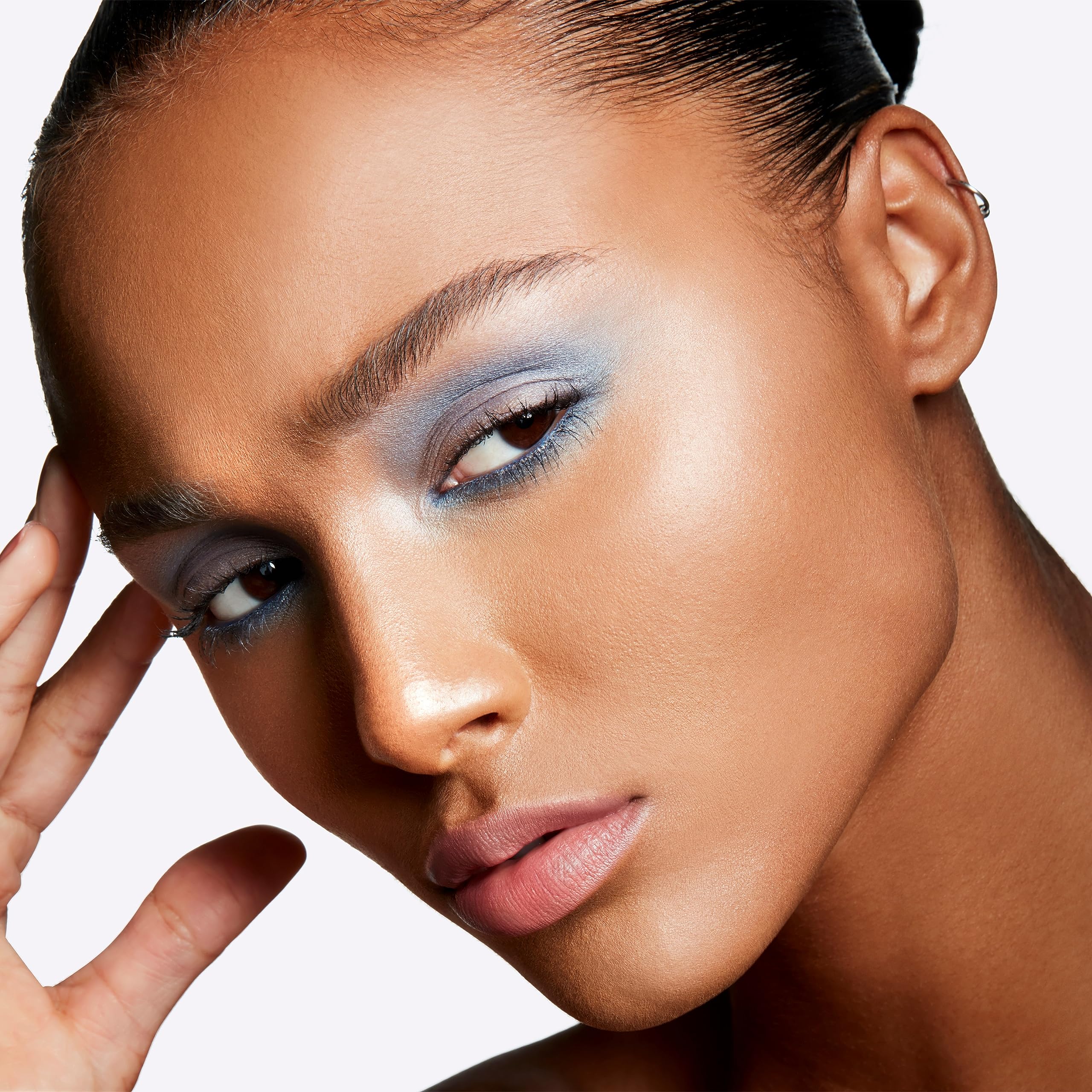 MAC Mineralize Skinfinish Global Glow 10g — Radiant Finishing Powder