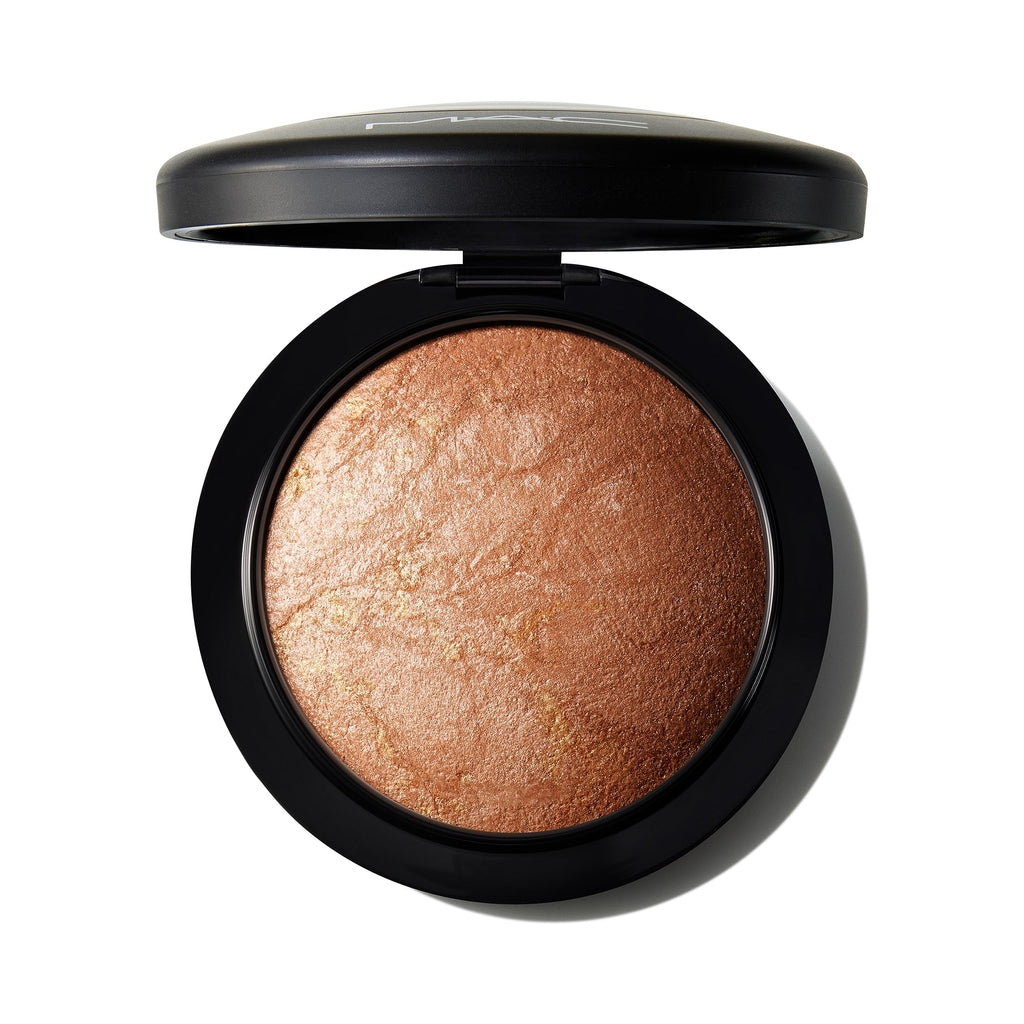 MAC Mineralize Skinfinish Global Glow 10g — Radiant Finishing Powder