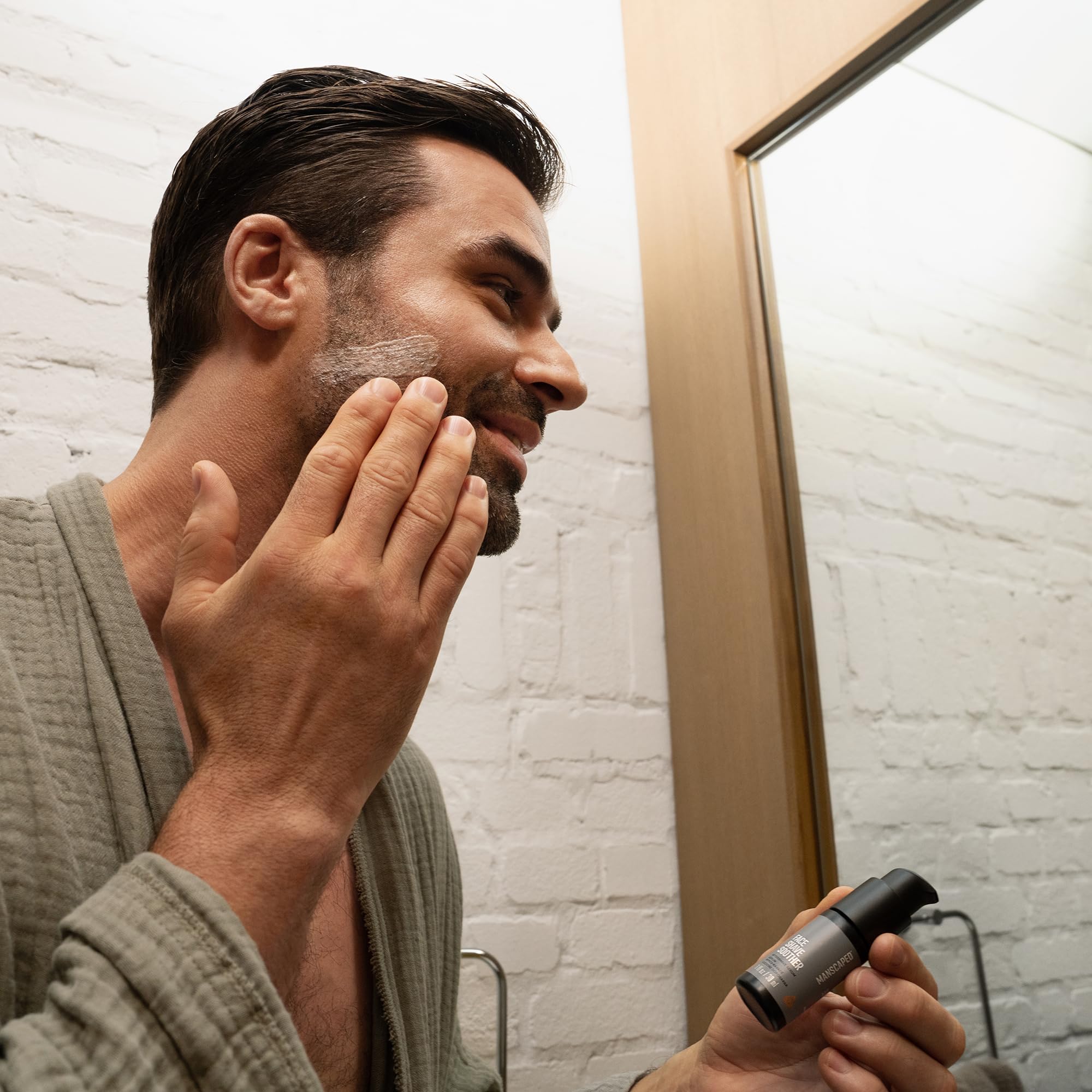 MANSCAPED Face Shave Soother – Cooling Post-Shave Serum with Red Algae