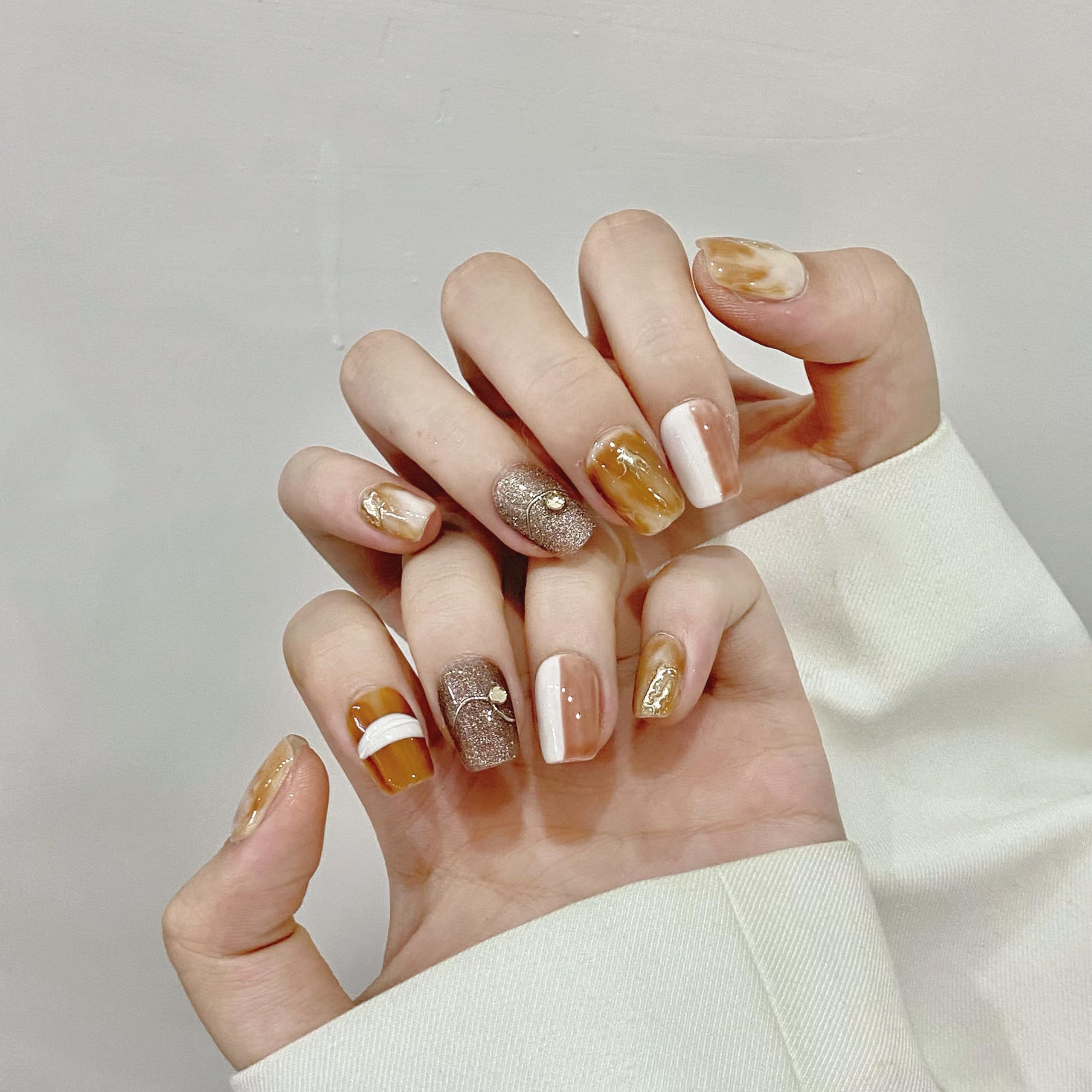 NLSJMP 3D Handmade Gel Nails Press-On Kit – Short Square, Autumn Caramel Blend, Reusable, 10 Nails Size S