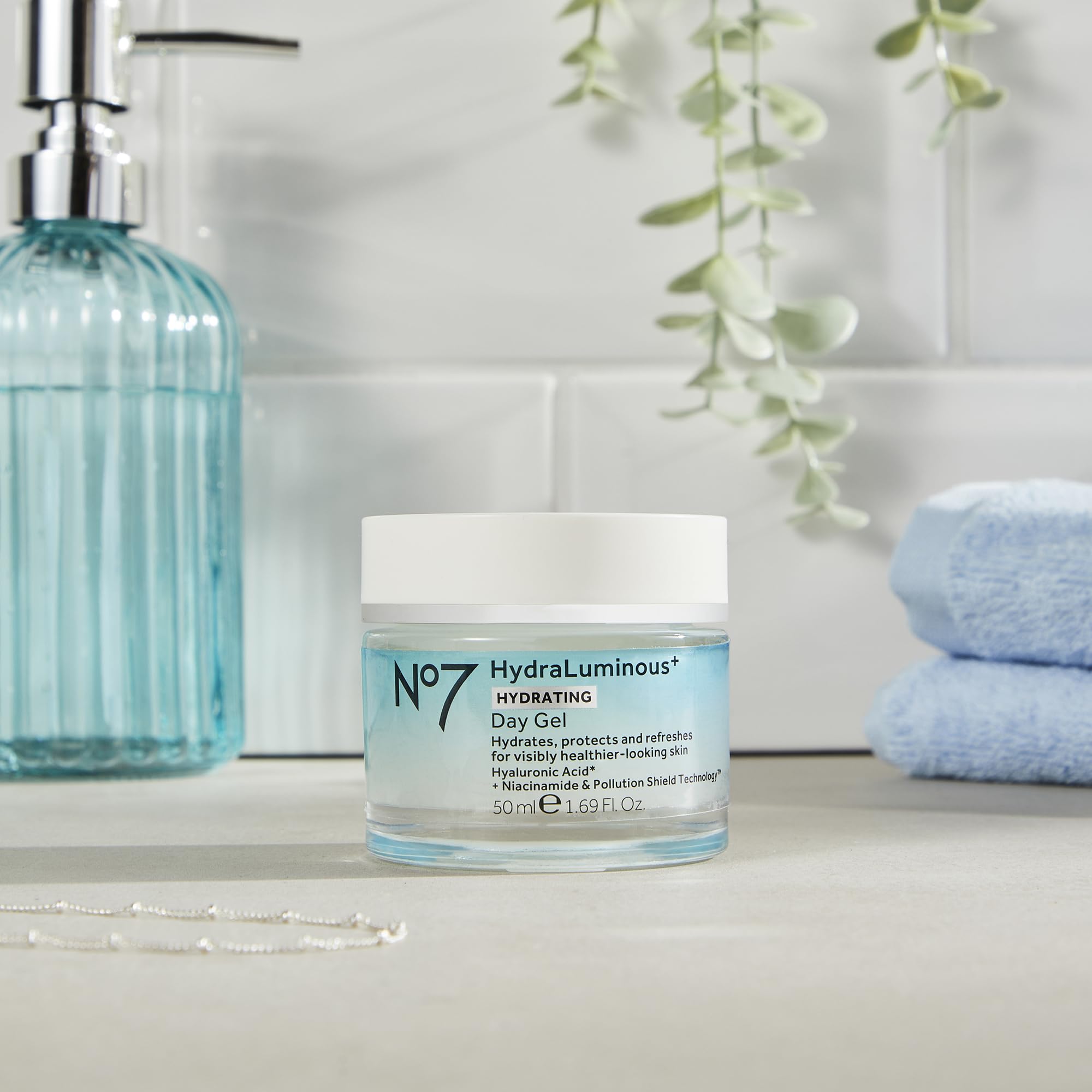 No7 HydraLuminous+ Hydrating Day Gel – 72-Hour Hydration with Hyaluronic Acid & Niacinamide
