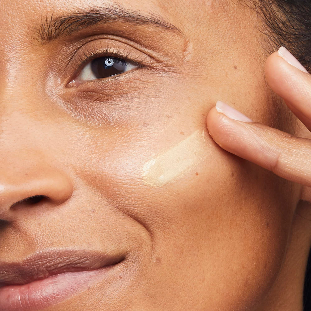 No7 Lift & Luminate Primer – Hydrating Niacinamide Base for Smooth Makeup & Radiant Glow (30ml)