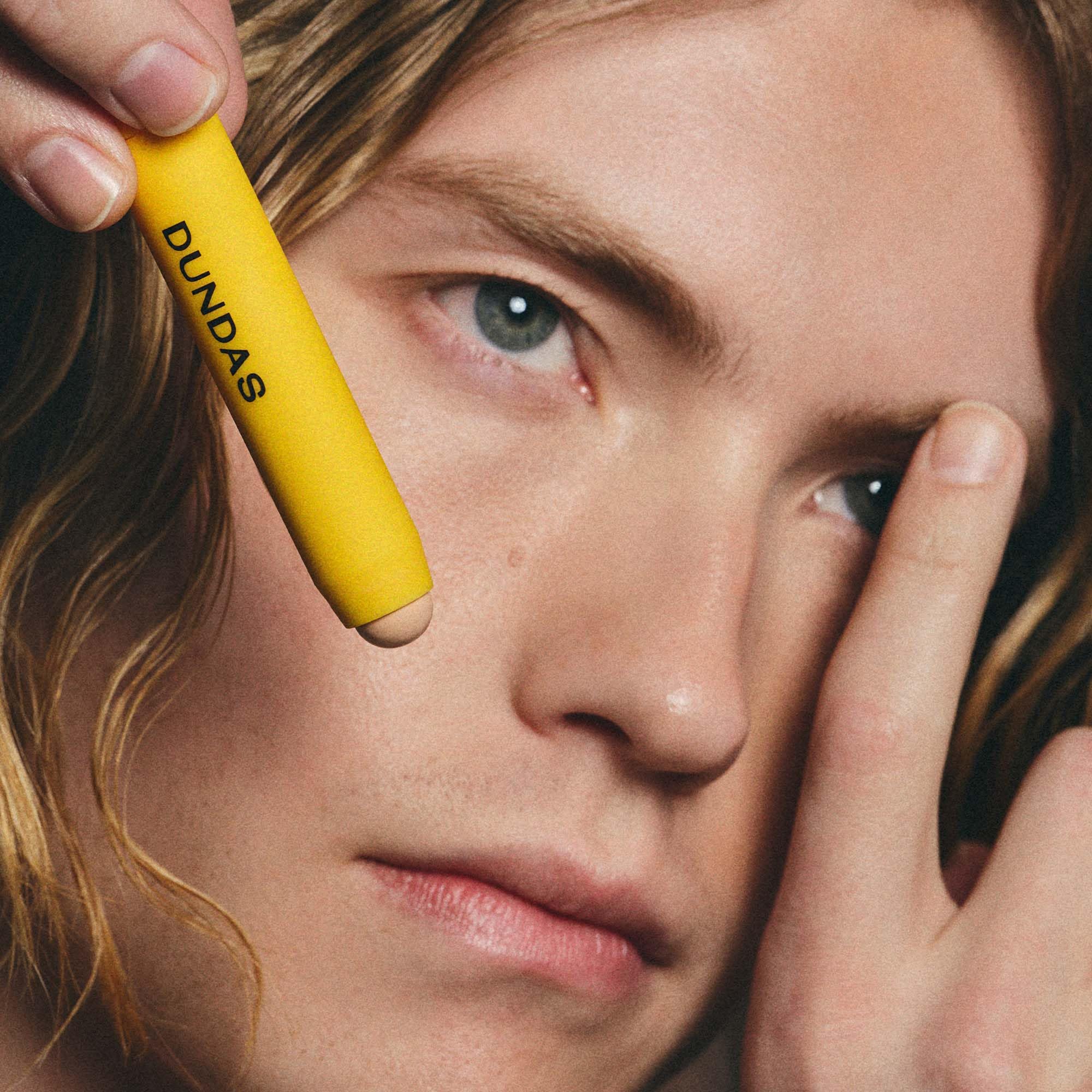 Peter Dundas Dundas Undercover Enhancer Concealer Stick – Medium Coverage, Natural Glowy Finish