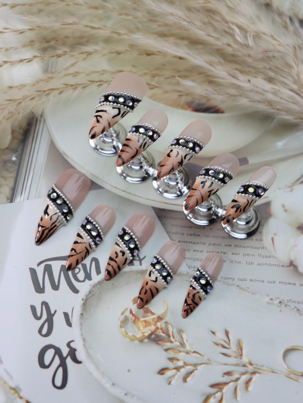 Rdntbeu Handmade Press-On Nails – Medium Stiletto Leopard Print with Rhinestones (Size M)