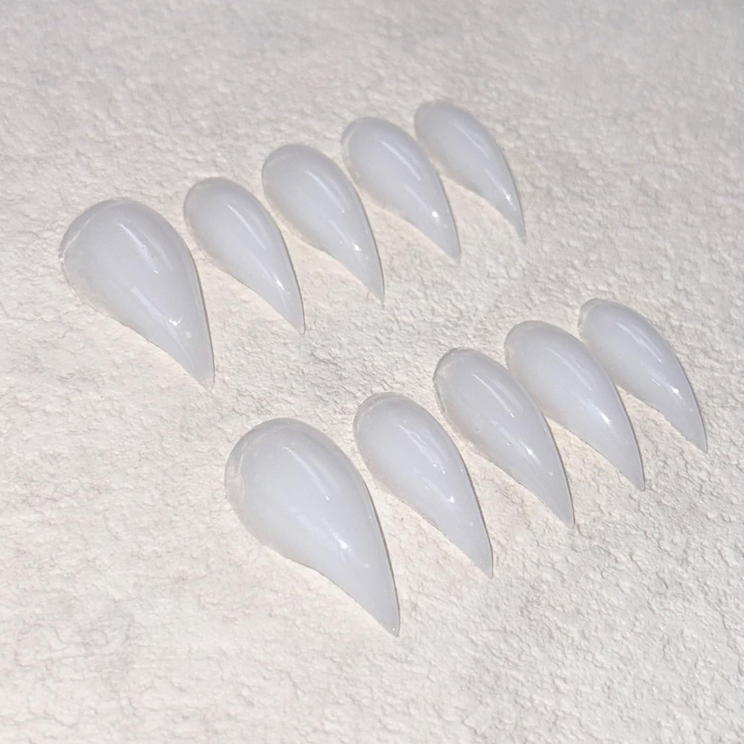 RIICFDD 24 Pcs Halloween Press On Nails – Dragon Claw Gothic Short Curved Stiletto Acrylic Full Cover Nails