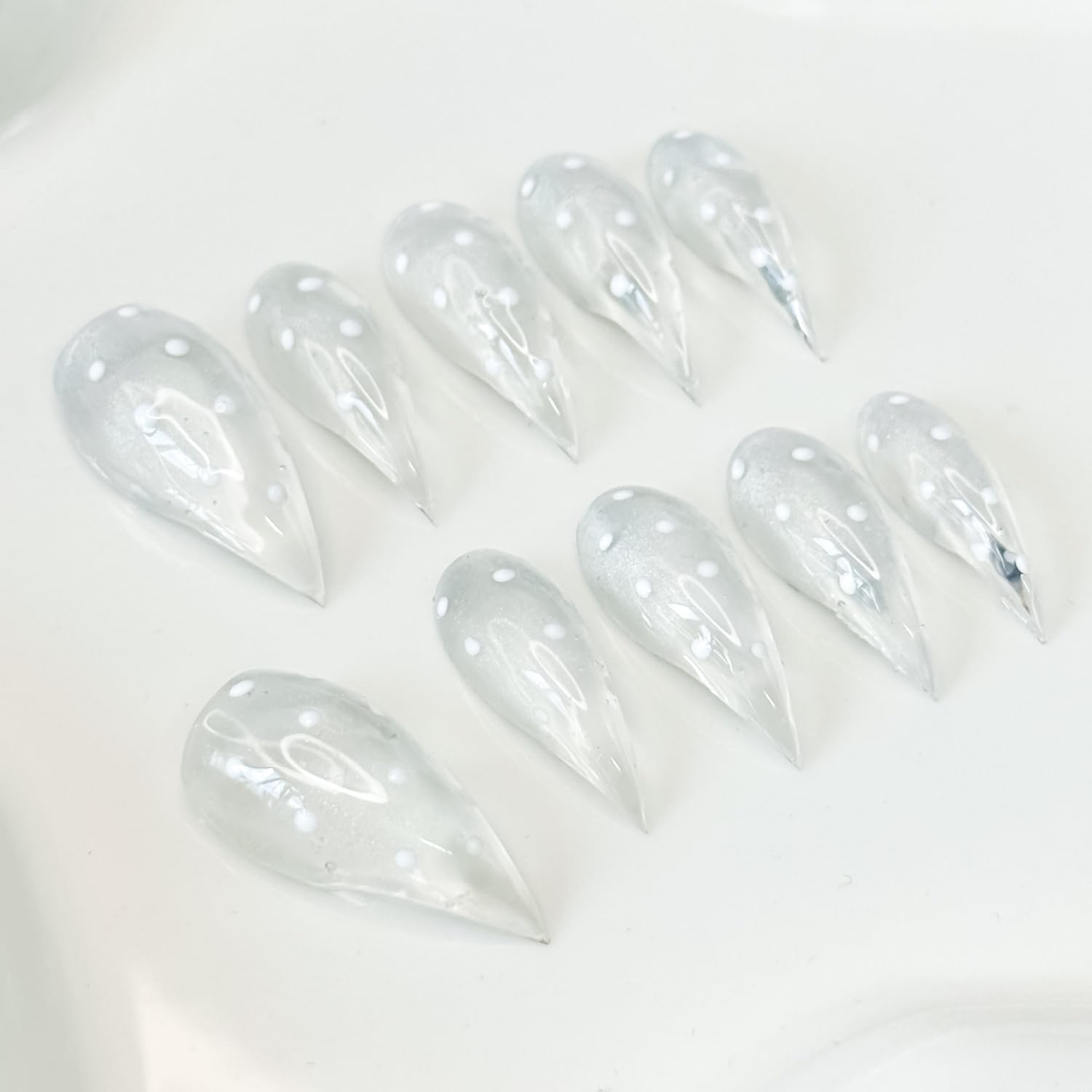 RIICFDD 10 Pcs Handmade Press-On Nails – Curved Short Eagle Claw with Glue Kit