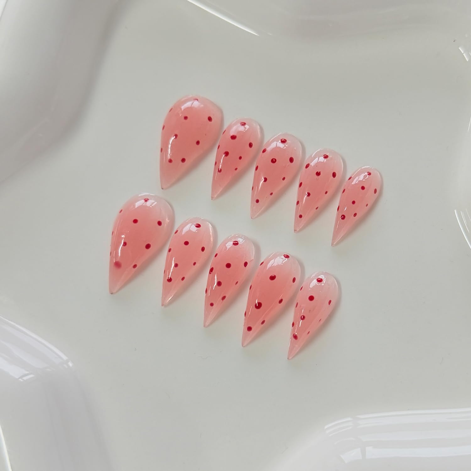 RIICFDD Handmade Curved Eagle Claw Press-On Nails – White, 24‑Piece Kit with Glue