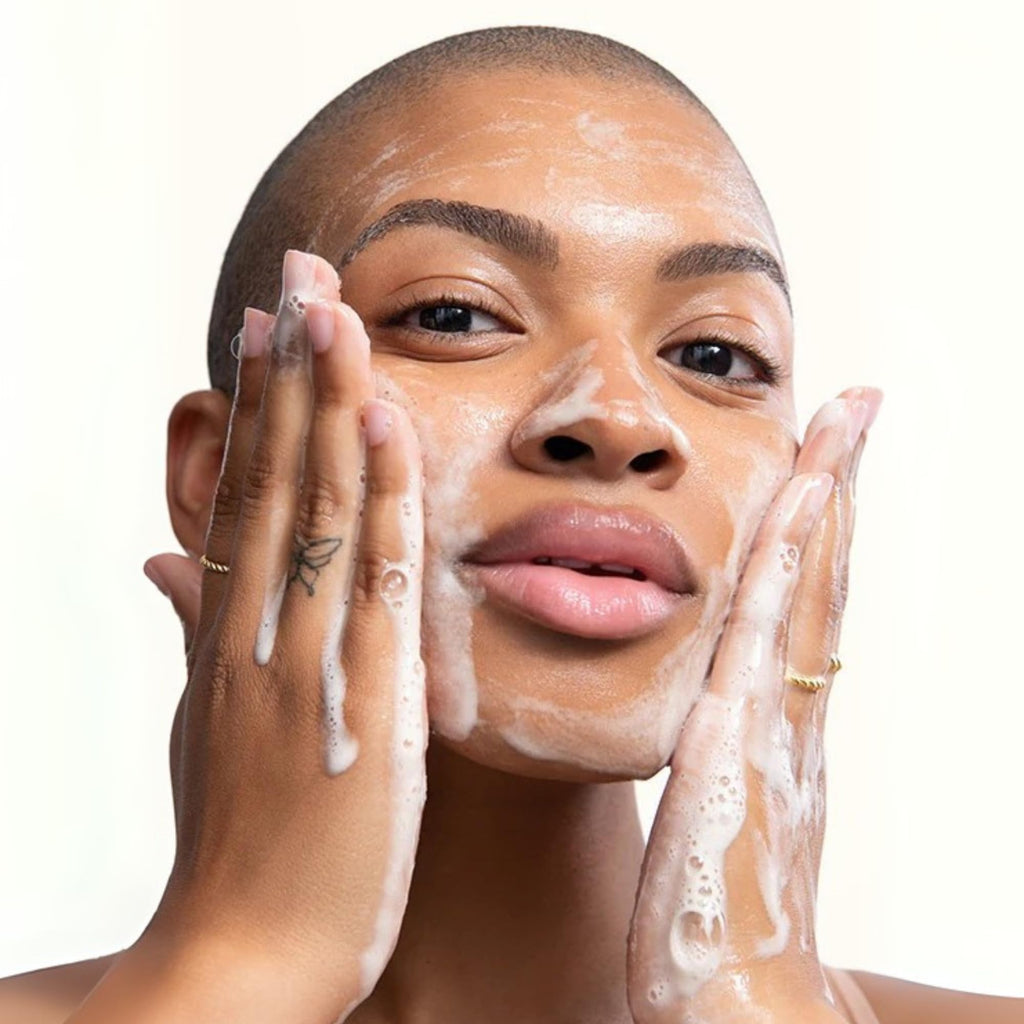SHANI DARDEN Cleansing Serum Face Wash | Hydrating Gel Cleanser with Hyaluronic Acid & Oat Bran, 4 oz