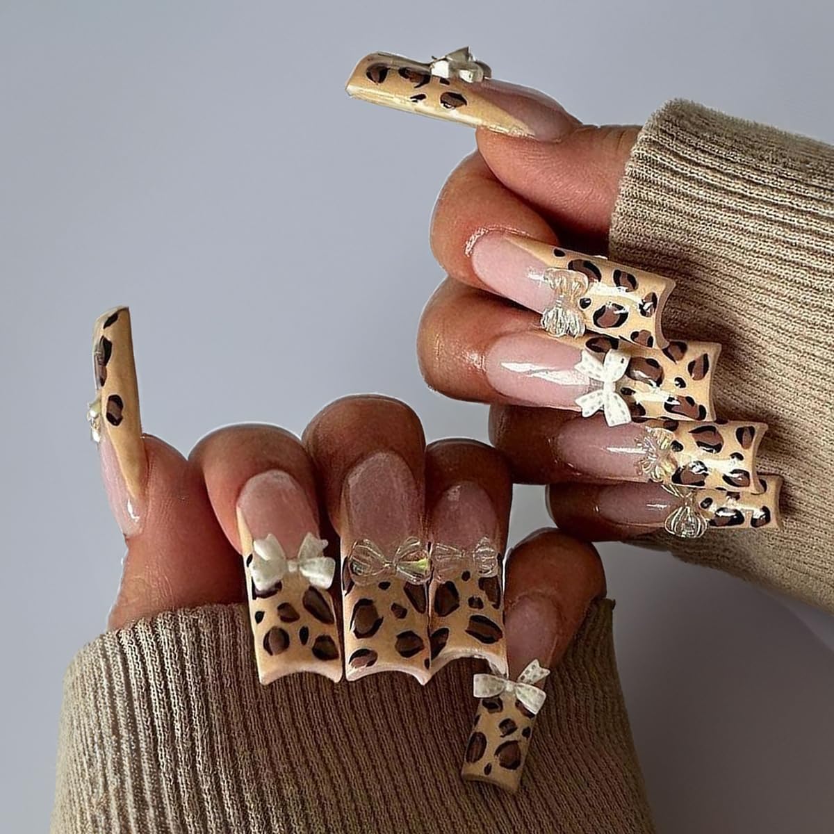 SUMINGGO 24Pcs Press On Nails | Medium Almond, Leopard Bowknot Design, Reusable Full-Cover Nails
