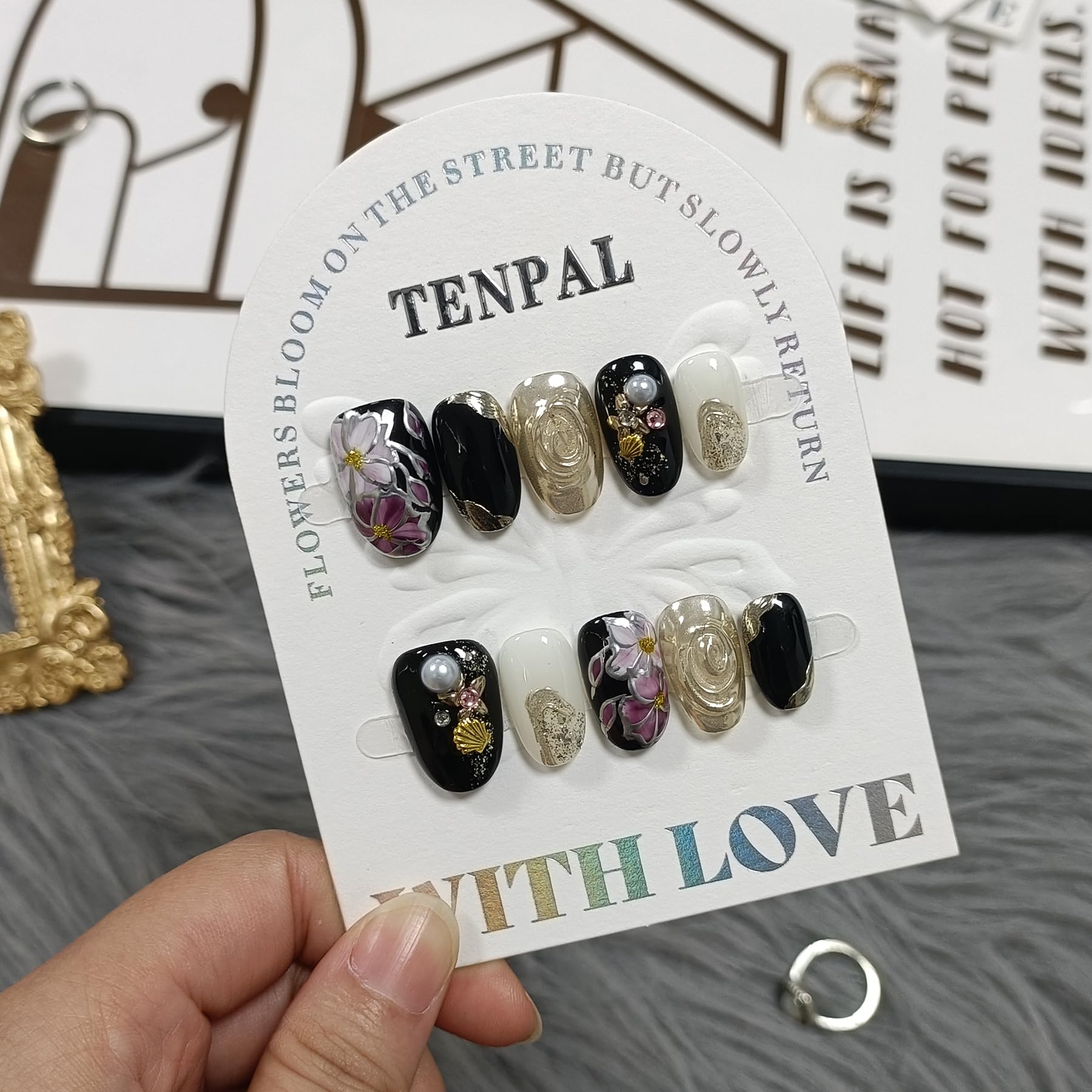 TENPAL Black Gold Floral Cat Eye Nails — Short Oval Press-On Kit