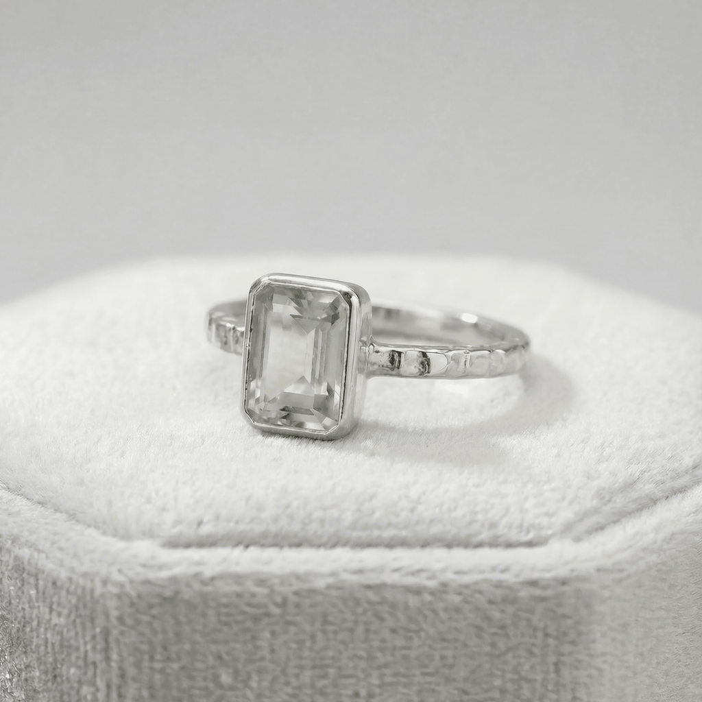 Tidewashed Green Quartz Ring - Octagonal Gemstone & Hammered Band