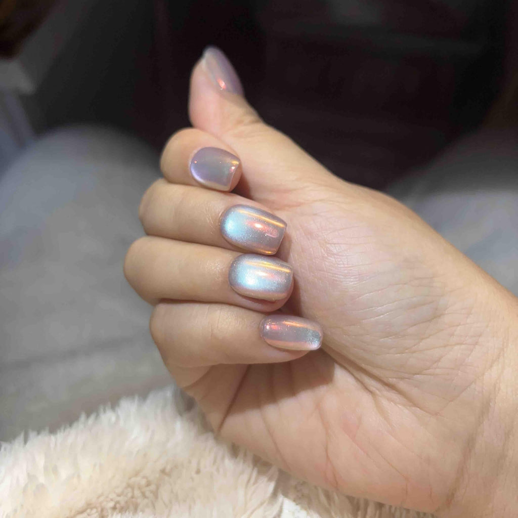 UNIYVOH Cat Eye Press-On Nails – Handmade Short Shapes with Aurora & Magnetic Shimmer (Aurora#Square Sunset River, Large)