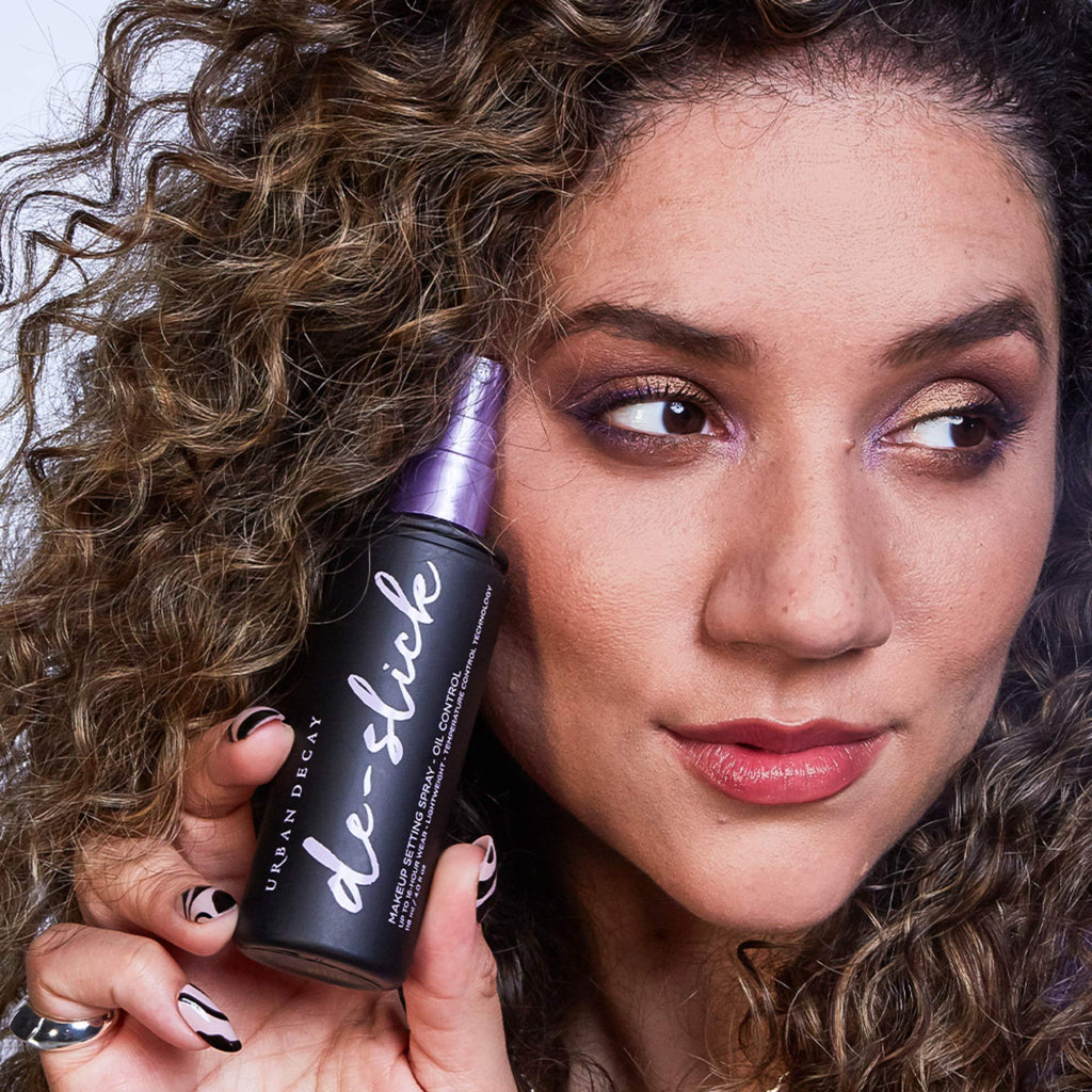 Urban Decay De-Slick Matte Setting Spray – Oil & Shine Control, Waterproof, Vegan (4 fl oz)