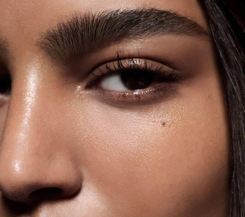 Victoria Beckham Feather Fix Brow - Medium Brunette + Complimentary Sheet Masque