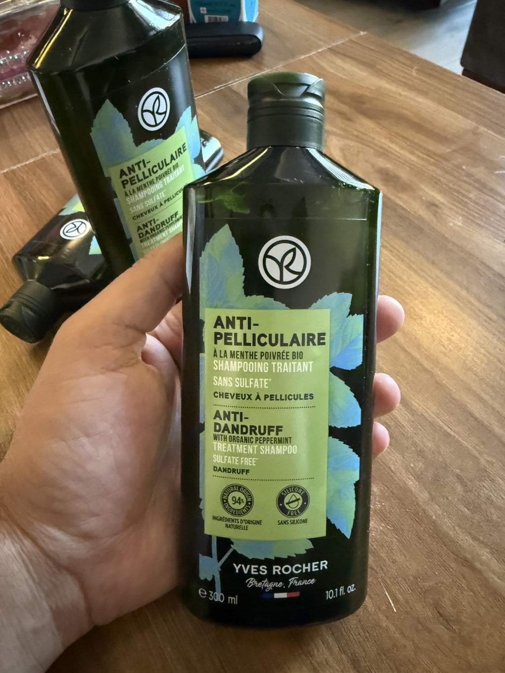 Yves Rocher Anti-Dandruff Treatment Shampoo – 300 ml | Plant-Based, Silicone-Free